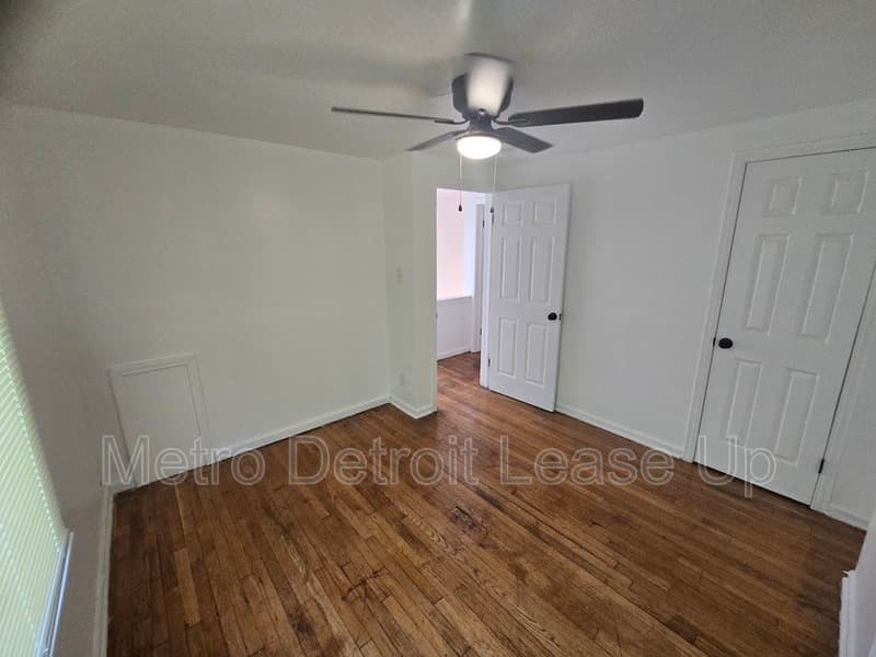 Detroit House: 15734 Meyers Road