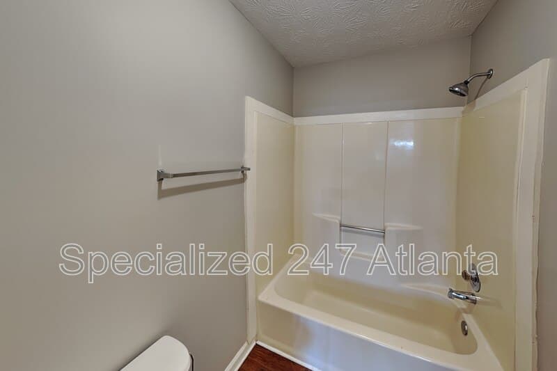 Conyers House: 2112 Fairway Ct SE
