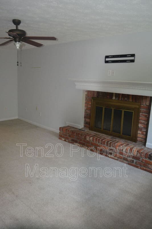 Columbus House: 1815 Marilon Dr