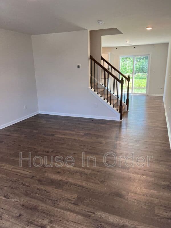 Candler House: 32 Malcolm Ct.