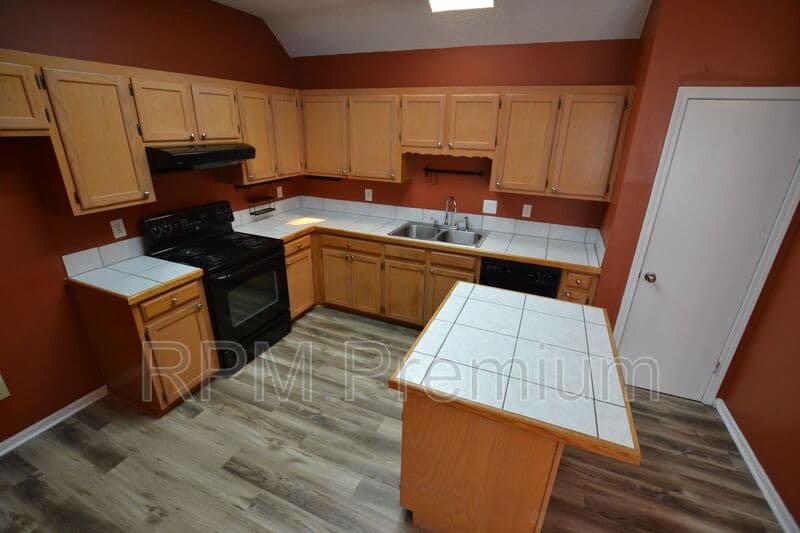 Baton Rouge House: 2136 S Flannery Rd.