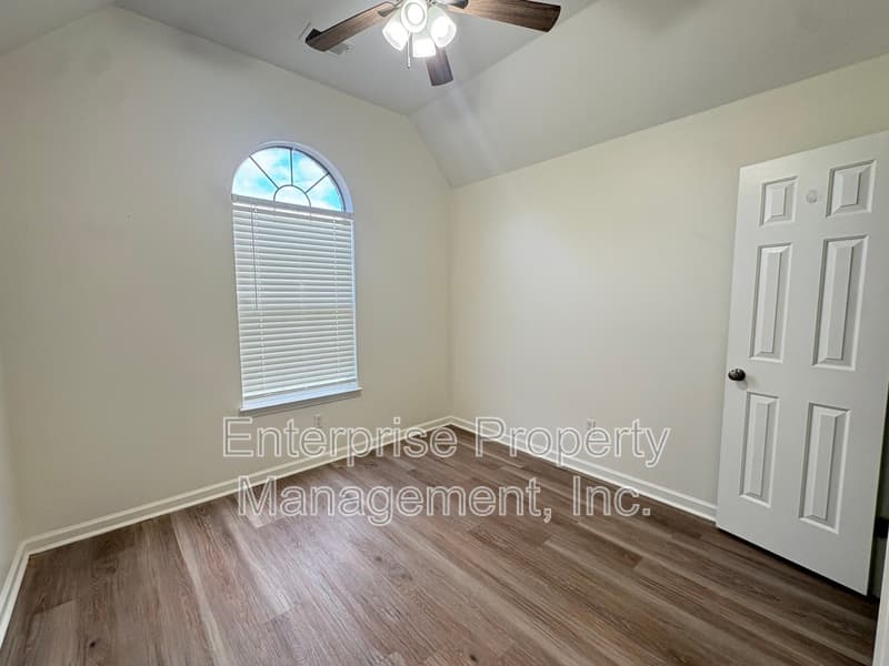 Cordova House: 7125 Showboat Ln