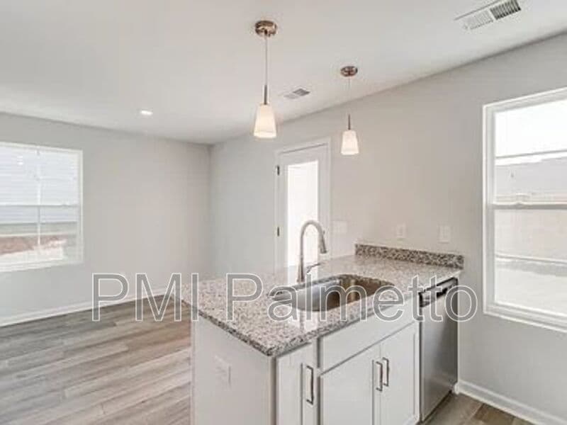 Columbia House: 3022 Harborview Drive