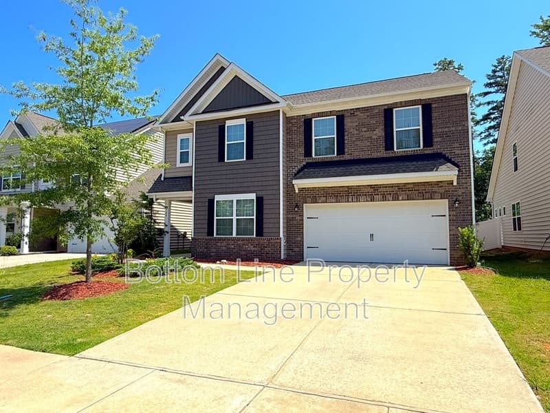 Fort Mill House: 729 Willshire Falls Dr