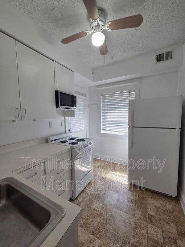 Kansas City House: 3433 Central St
