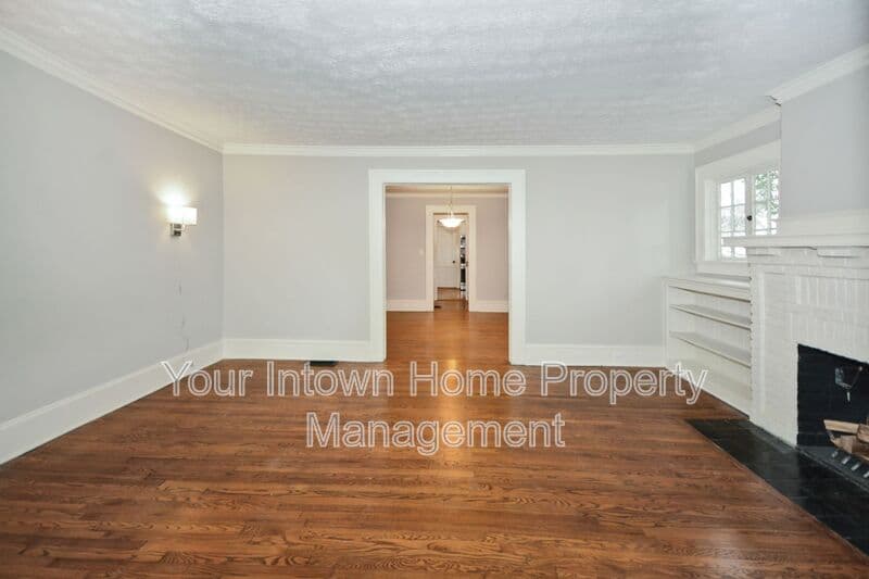 Atlanta House: 619 Cooledge Ave NE