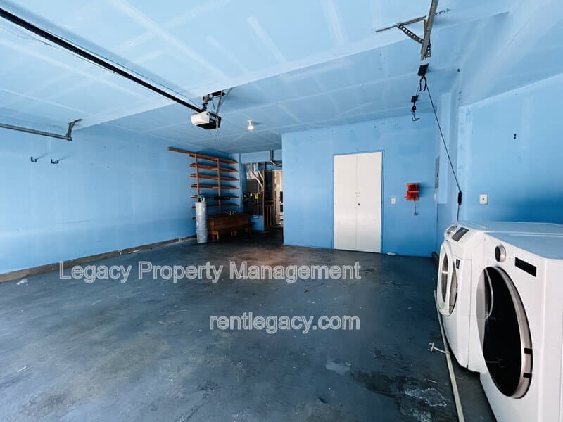 Suisun City House: 232 Redstone Cir