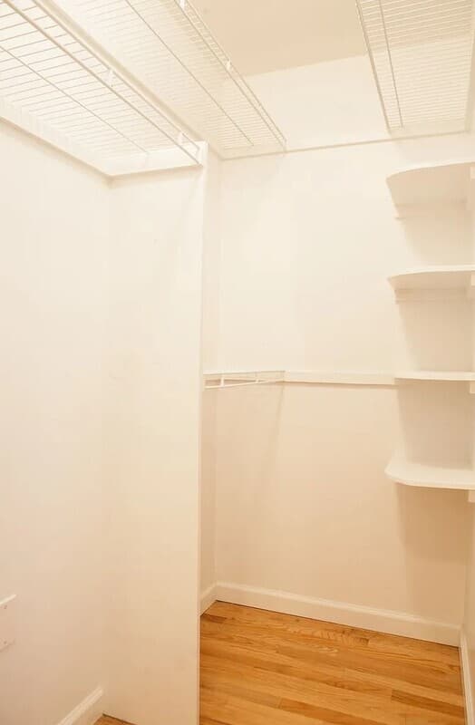 Flushing Condo: 4048 194th St