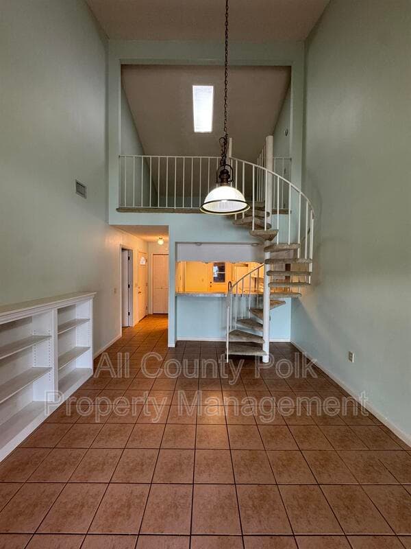 Lakeland Townhome: 542 Lake Carolyn Cir