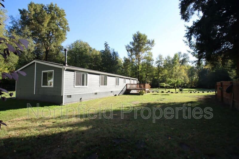 Tulalip House: 12105 26th Ave NE