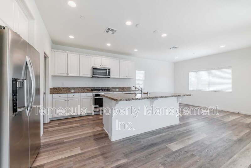 Fallbrook House: 35444 Asturian Way