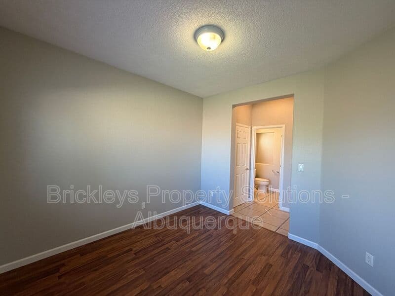 Rio Rancho House: 418 Paseo Roja Pl NE