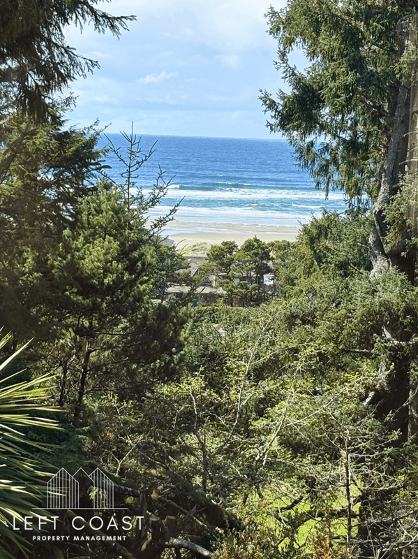 Waldport House: 7205 Southwest Burl Drive