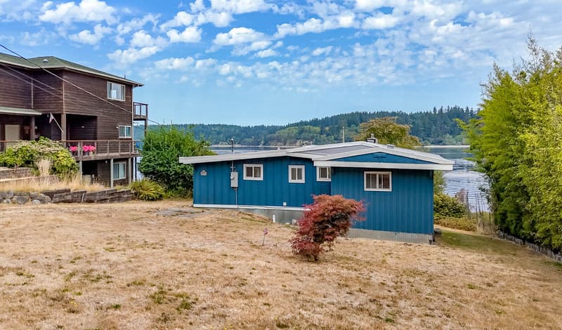 Anderson Island House: 11415 Larson Road