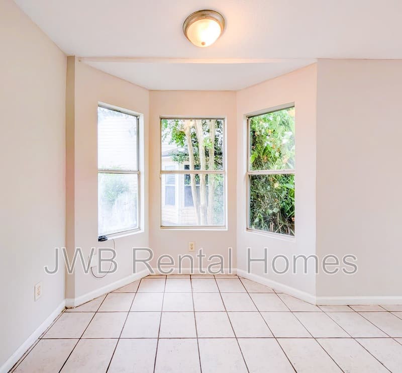 Atlantic Beach Townhome: 75 7th St W