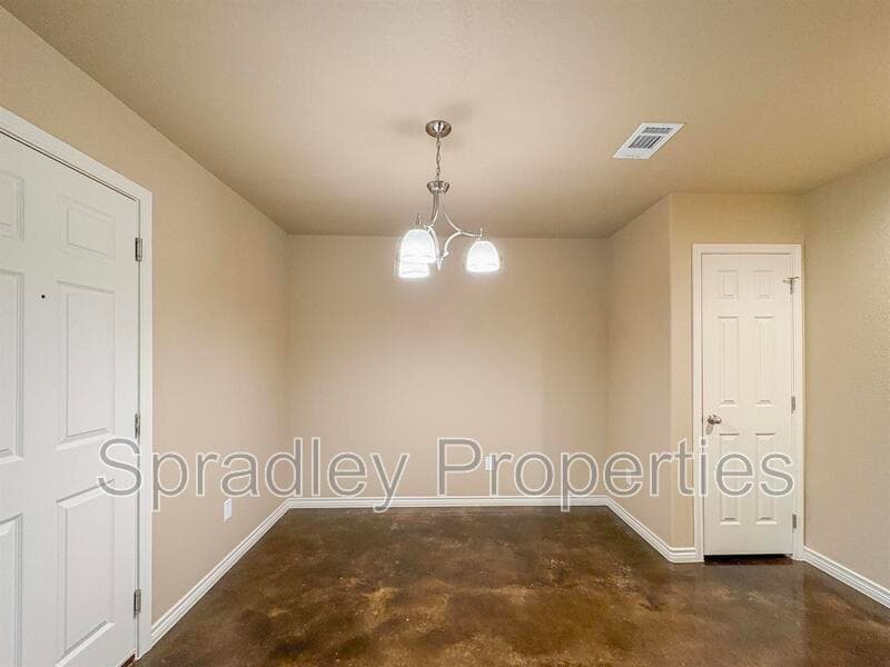 Belton Condo: 1035B Mason Dr