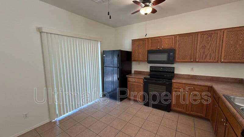 Peoria House: 7041 West Downspell Drive