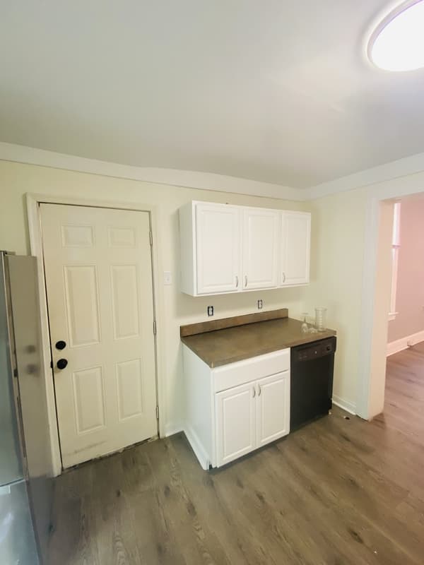 York House: 144 West Jackson Street - C