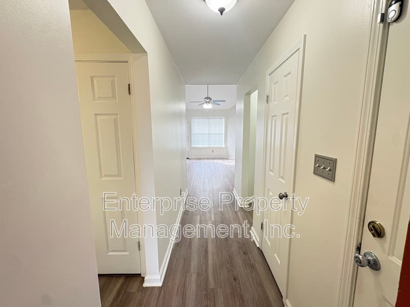 Cordova House: 7125 Showboat Ln