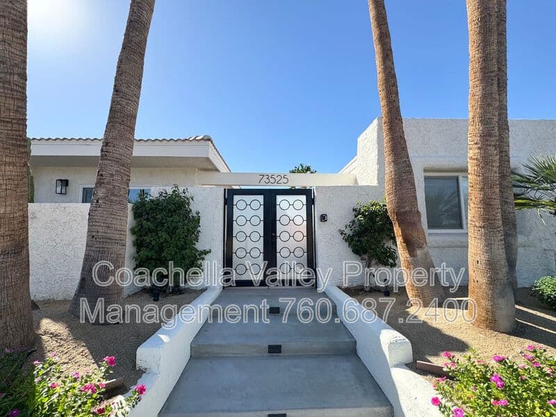 Palm Desert House: 73525 Shadow Mountain Dr