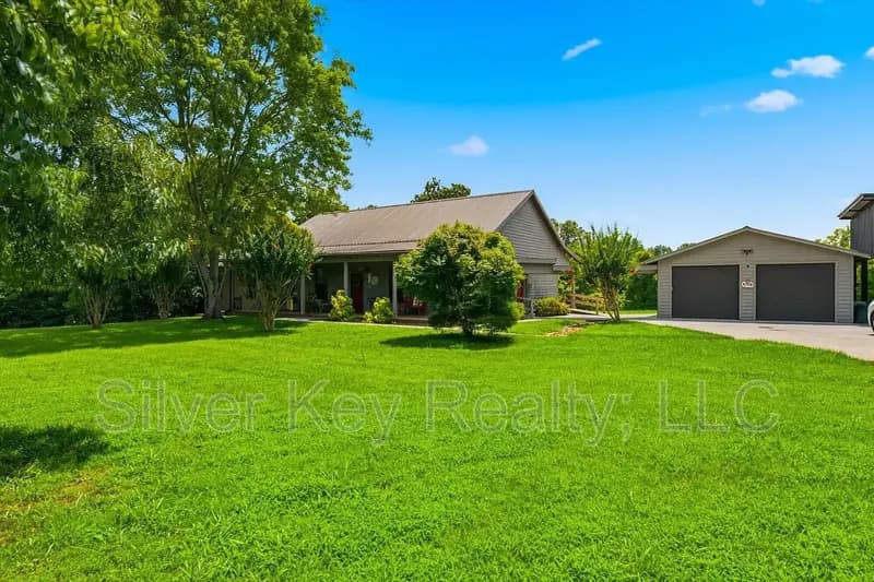 Athens House: 834 Highway 39 East