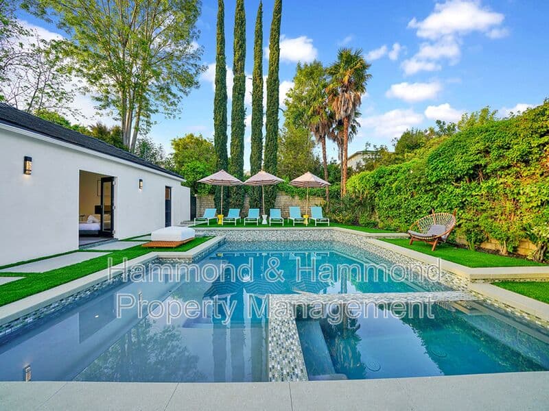 Sherman Oaks House: 15440 Varden St.