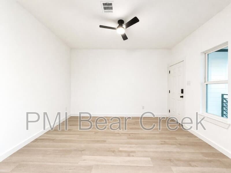 Houston Condo: 333 Delaware St