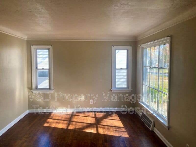 Garfield Hts House: 12601 Oak Park Blvd