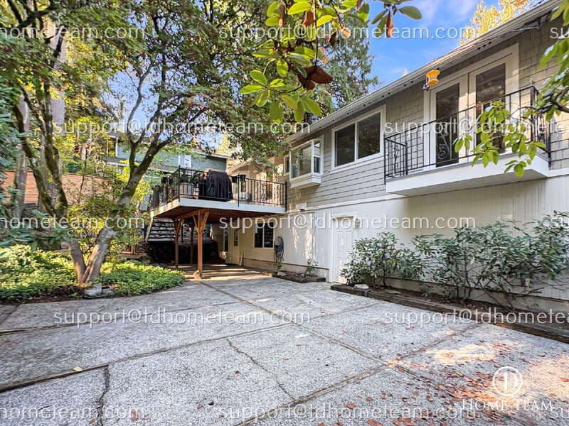 Bellevue House: 12903 NE 28th St