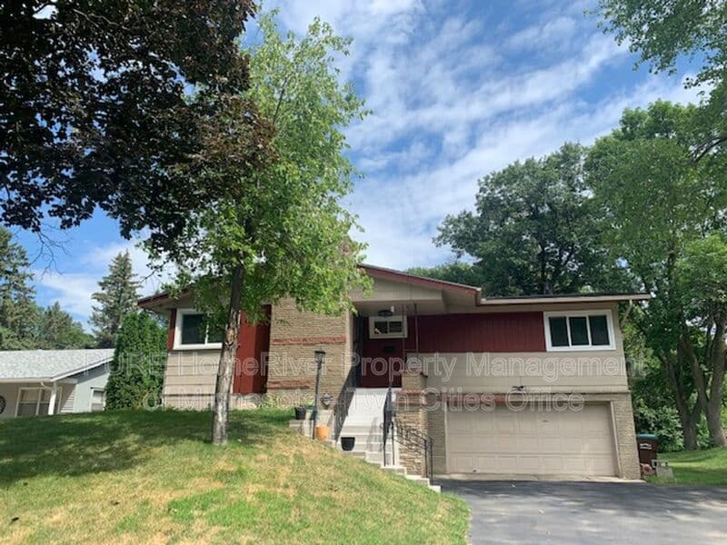 Crystal House: 4160 Kentucky Ave N