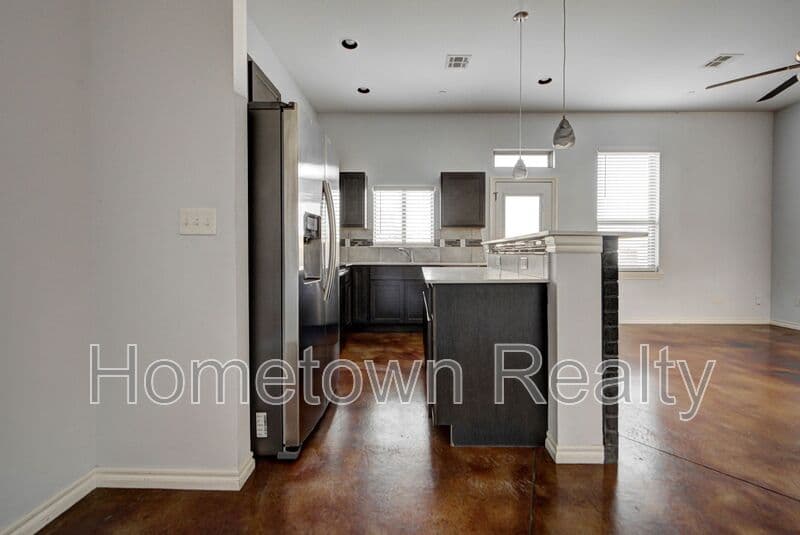 Edmond Townhome: 459 S Fretz Avenue