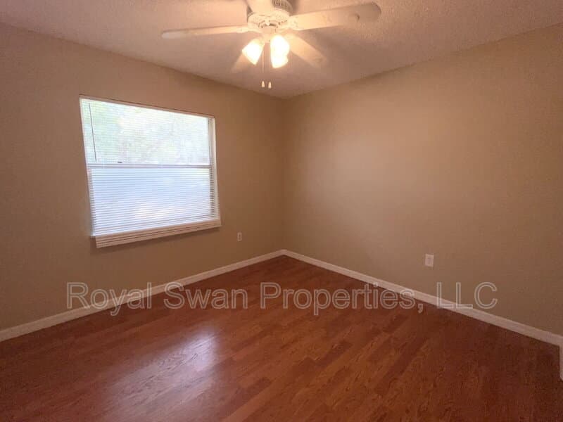 Lakeland House: 3812 Dovehollow Drive