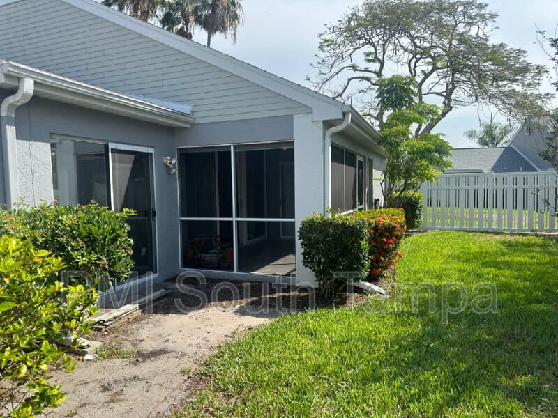 Bradenton House: 3506 52nd Ave W