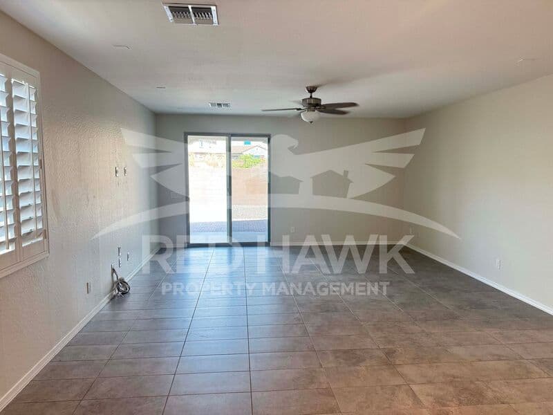 Litchfield House: 19816 W Annika Dr
