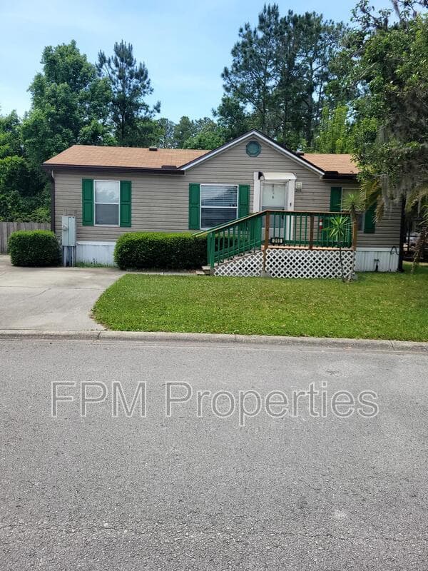 St. Augustine House: 205 Vintage Oak Circle