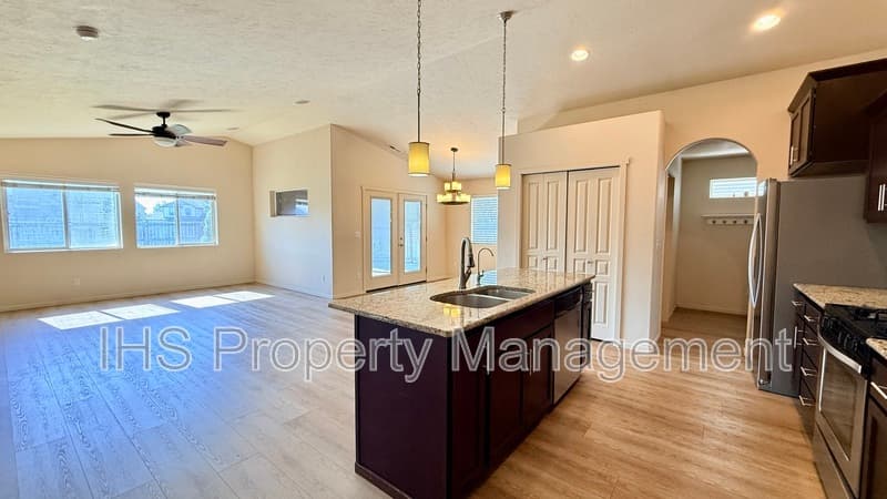 Pasco House: 5709 Sidon Ln.,