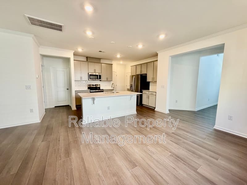 Lillington House: 354 Beachcomber