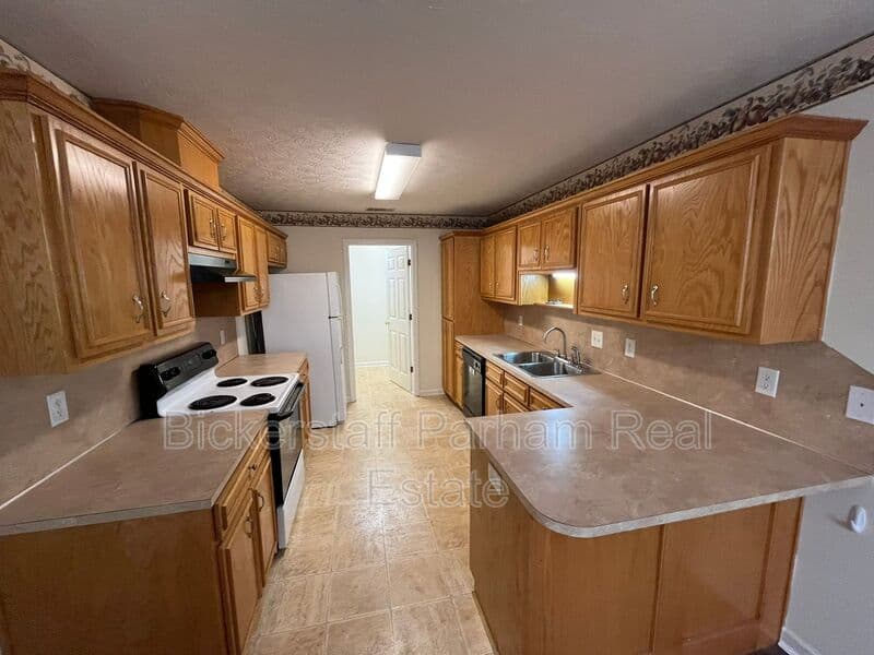 Hamilton House: 130 Mobley Court