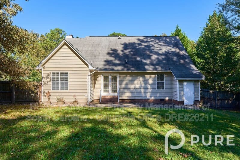 Columbia House: 312 Brook Hollow Dr