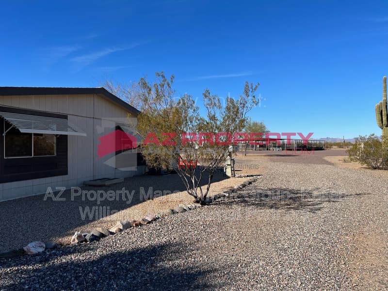 Surprise House: 28840 N 168th Ave