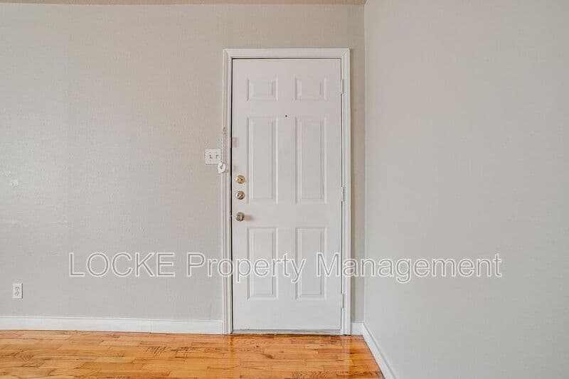 Fort Worth House: 3417 S University Dr