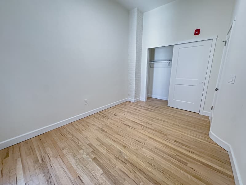 Philadelphia Condo: 2013 Green St - 2FL