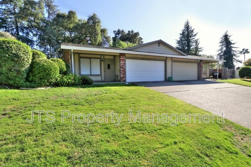 Fair Oaks Condo: 7742 Southcliff Drive