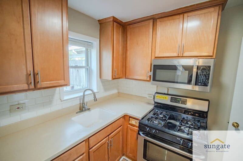 Baltimore Townhome: 5318 Patrick Henry Dr