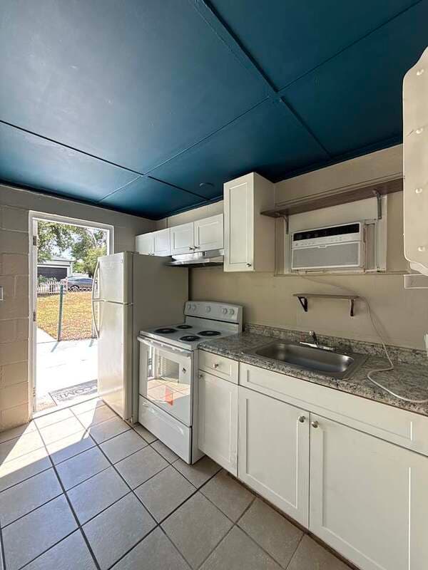 Nokomis House: 812 Padua Court
