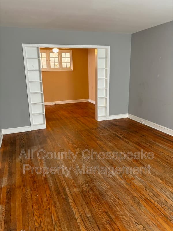 Dundalk Condo: 15 Center Pl