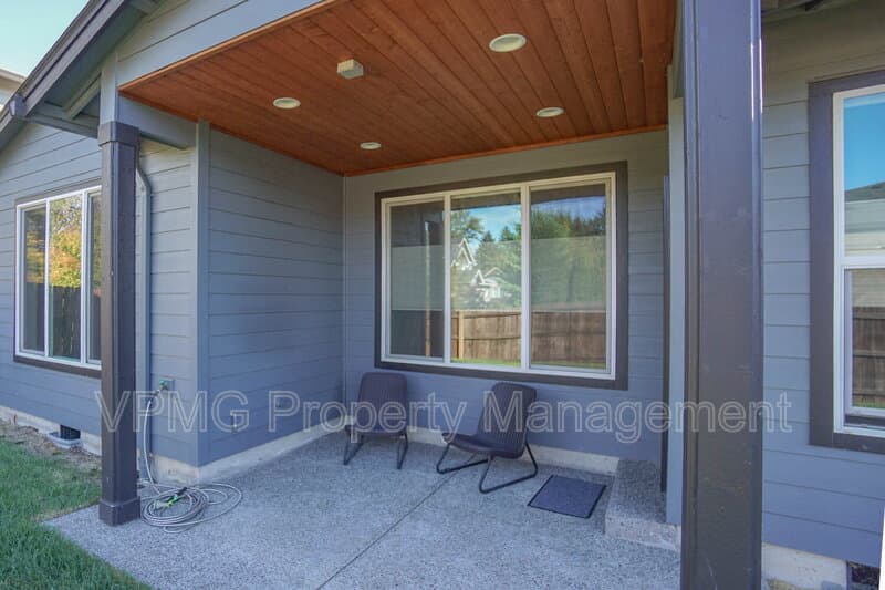 Vancouver House: 10910 NE 97th Ave