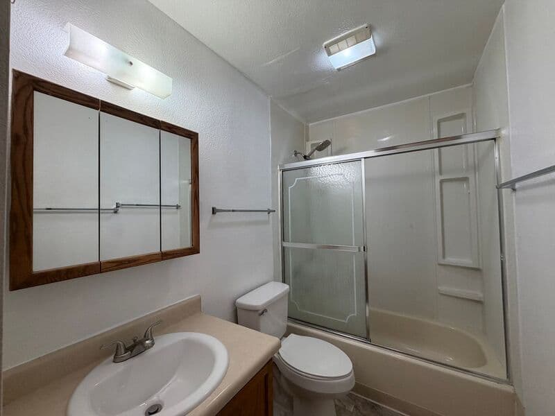 Anchorage House: 7520 Bearfoot Circle