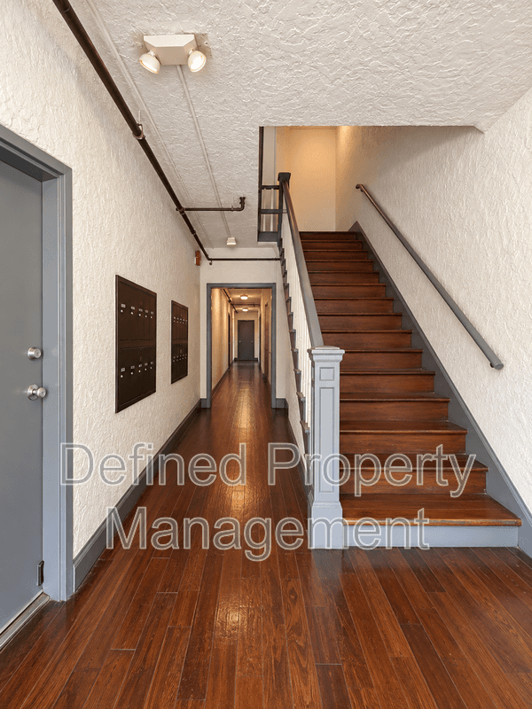 Echo Park Condo: 1324 Calumet Ave