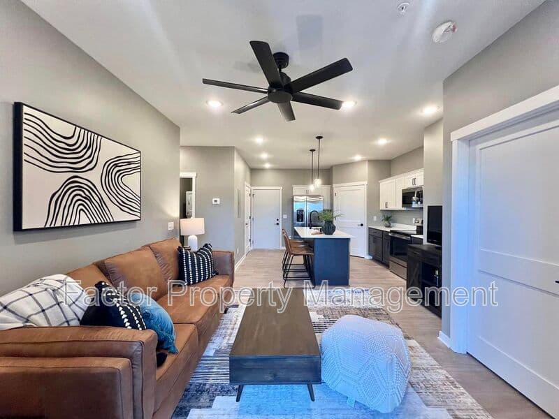 St. Peter Condo: 960 N. 3rd St.
